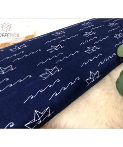 Webware/Baumwolle – Maritim- Schiff auf Wellen (dunkelblau)